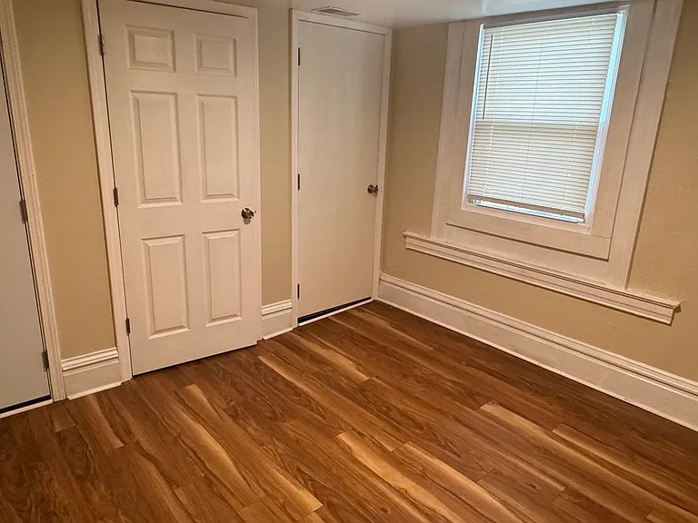 419 N Craig St #2 — Photo 6