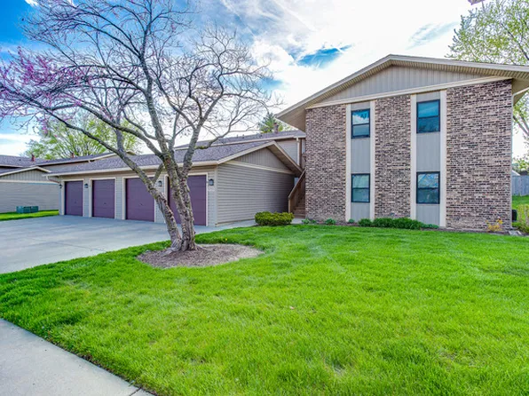 5755 Bavarian Ct Unit C, Hanover Park, IL 60133
