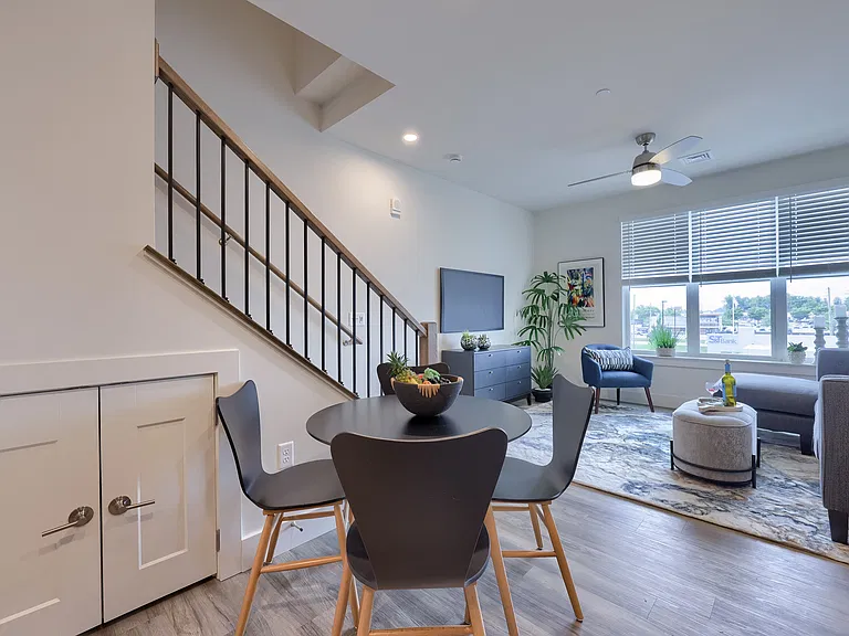 The Pointe at Overlook — Photo 10