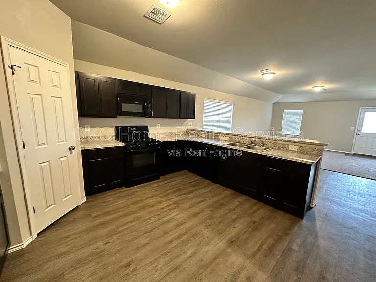 9913 Rattlesnake Ln — Photo 5