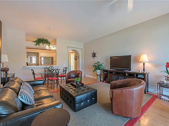5th image of 735 Bentwater Cir #4-102