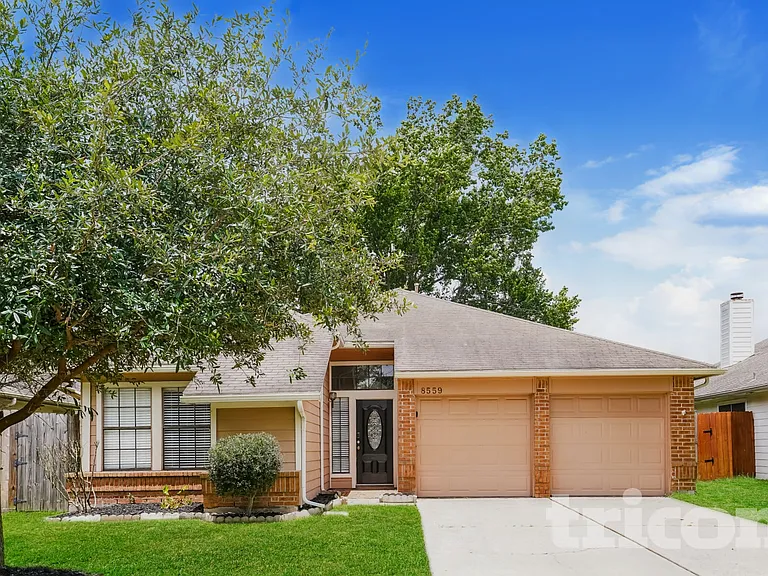 8559 Spring Green Dr — Photo 1