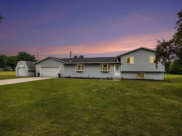 33892 Shirley Dr, Niles, MI 49120