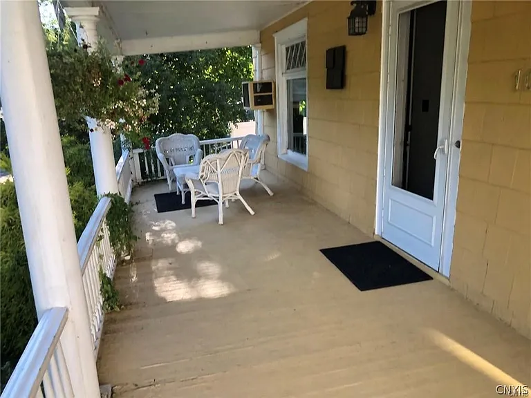 167 E Genesee St #2 — Photo 2