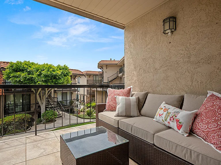 190 Del Mar Shores Ter #64 — Photo 5
