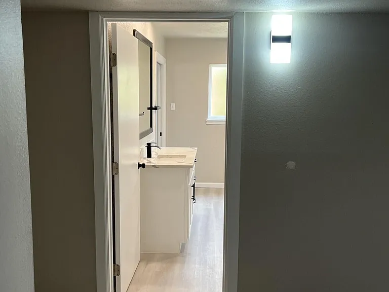 8600 Edgemere Blvd — Photo 8