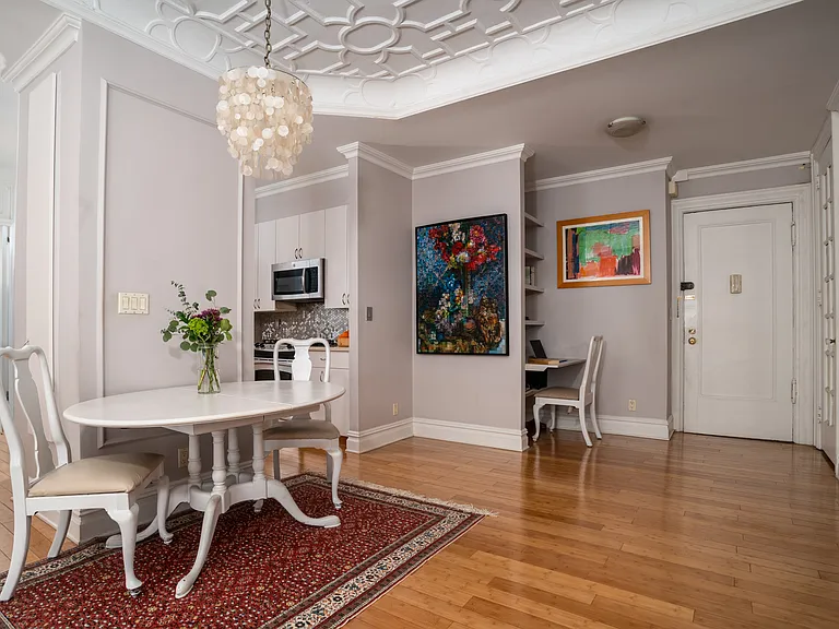200 W 54th St #2D — Photo 9