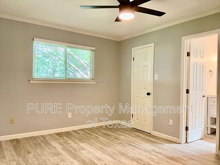 407 Meadowcreek Cir — Photo 9