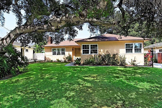 1st image of 784 Eaton Dr