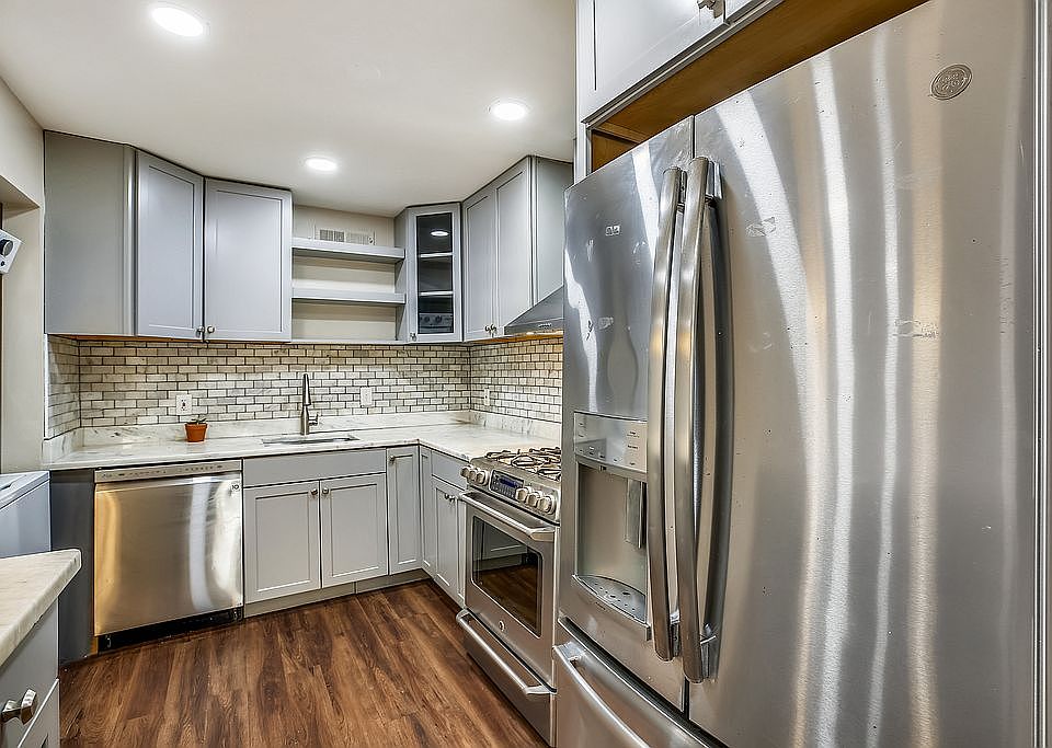 1st image of 8 Monroe St APT 201