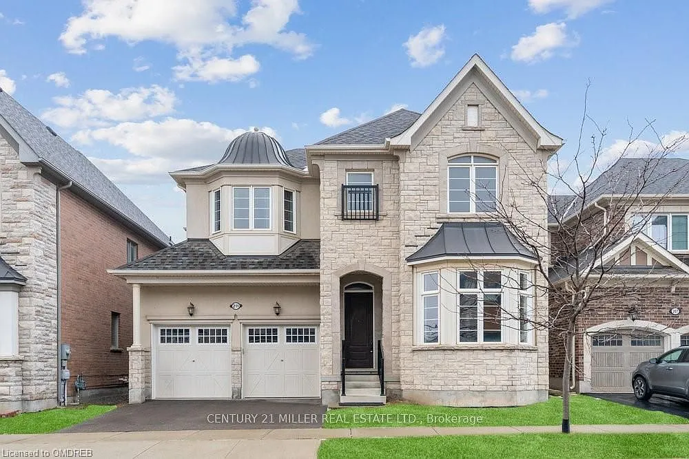 4 bed, $5,600 — Photo 1