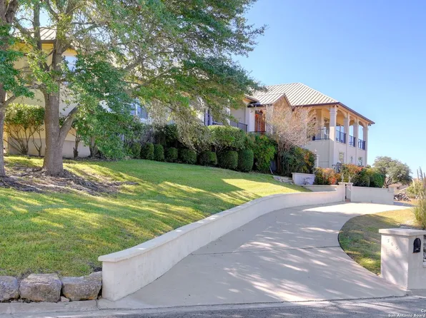 305 Lakewood, Kerrville, TX 78028