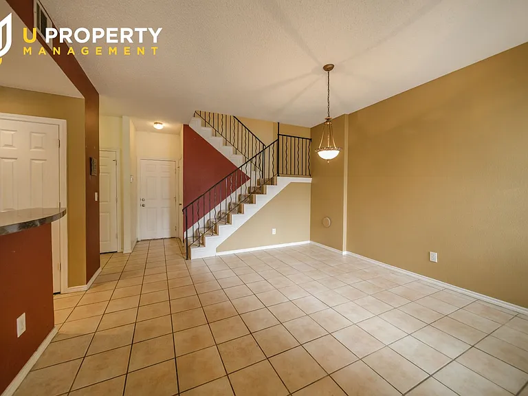 3325 Devonshire Dr — Photo 7