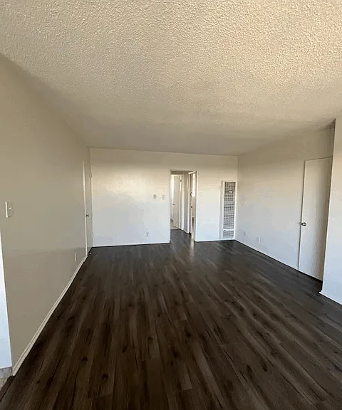 4014 Stevely Ave. — Photo 17