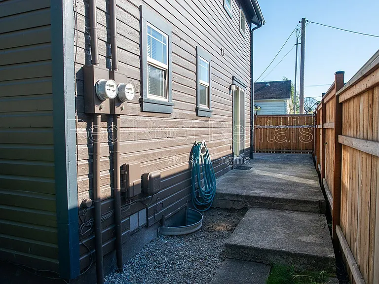 211 Varner Ave NE #2 — Photo 6