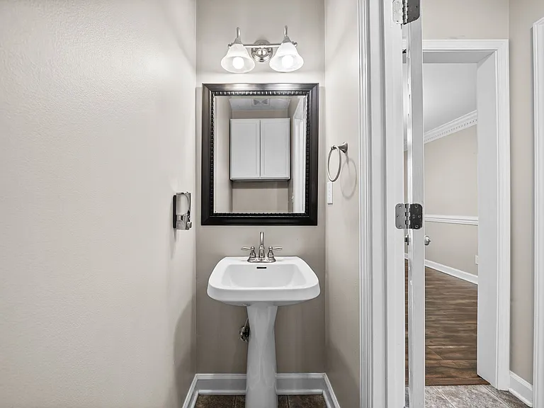 405 Tranquill Ln — Photo 19