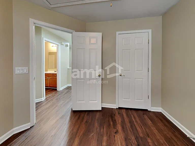 7772 Parkside Dr — Photo 15