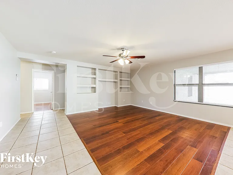 15797 W Caribbean Ln — Photo 2