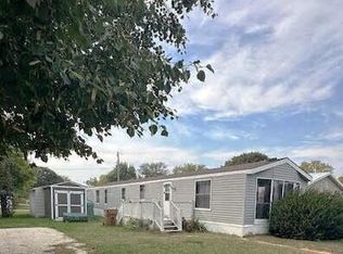 420 Garfield Ave, Farnhamville, IA 50538