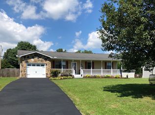 384 Wierwood Dr, Jacksboro, TN 37757
