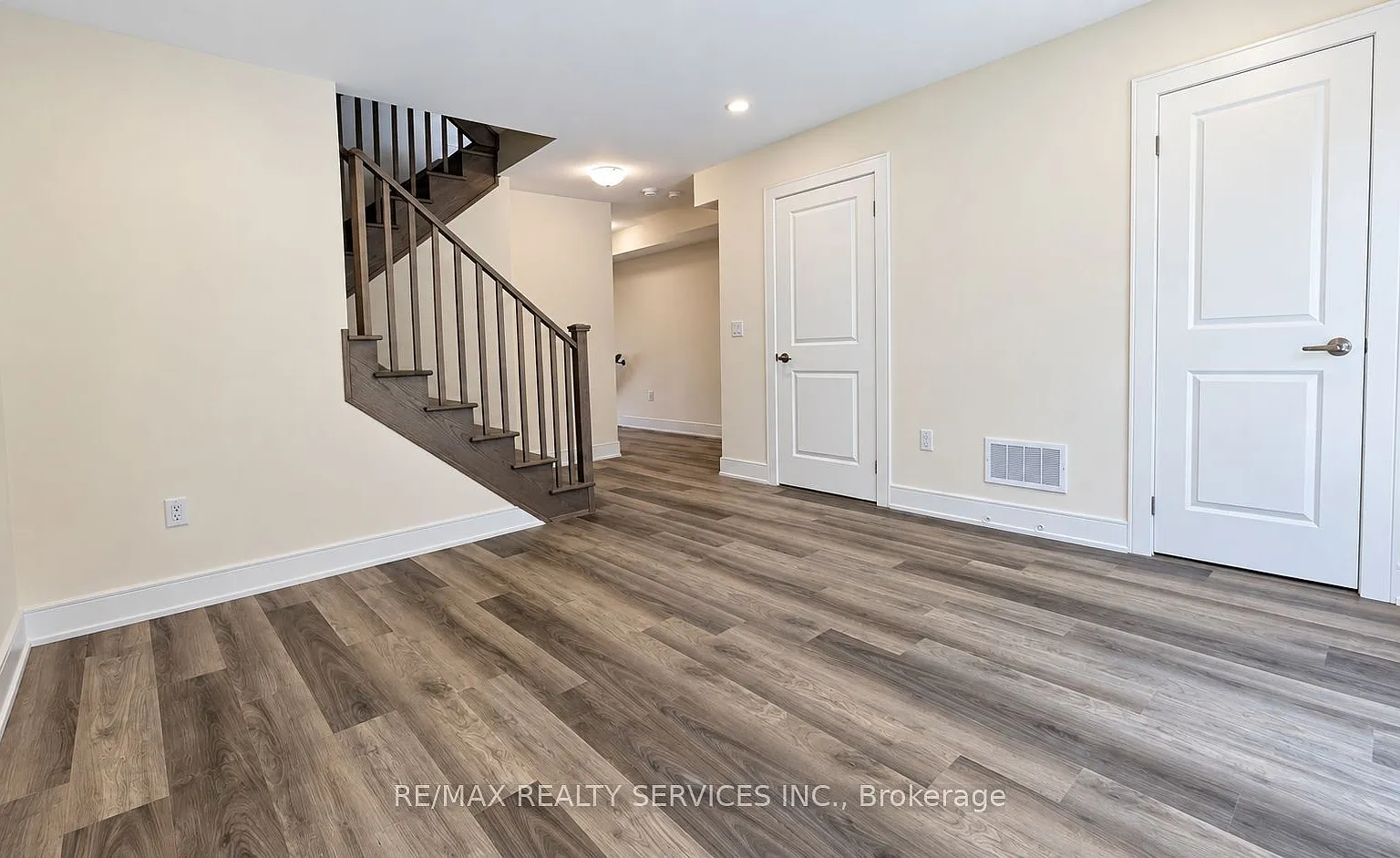 3 bed, $3,200 — Photo 2