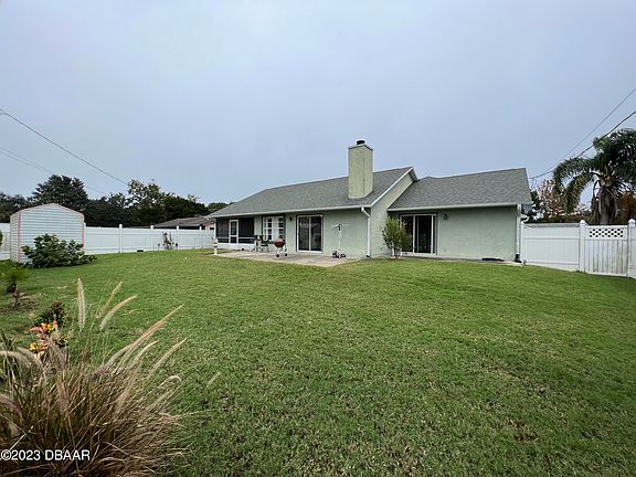 5th image of 2110 Sabal Palm Dr