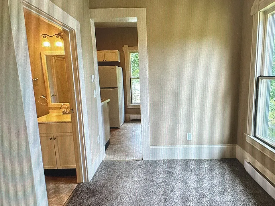 210 North Ave #4