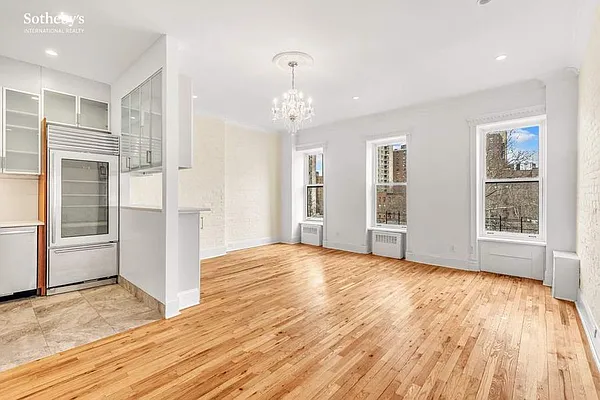 Rented by Sotheby's International Realty | media 11