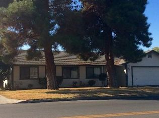 216 N Granada Dr, Madera, CA 93637