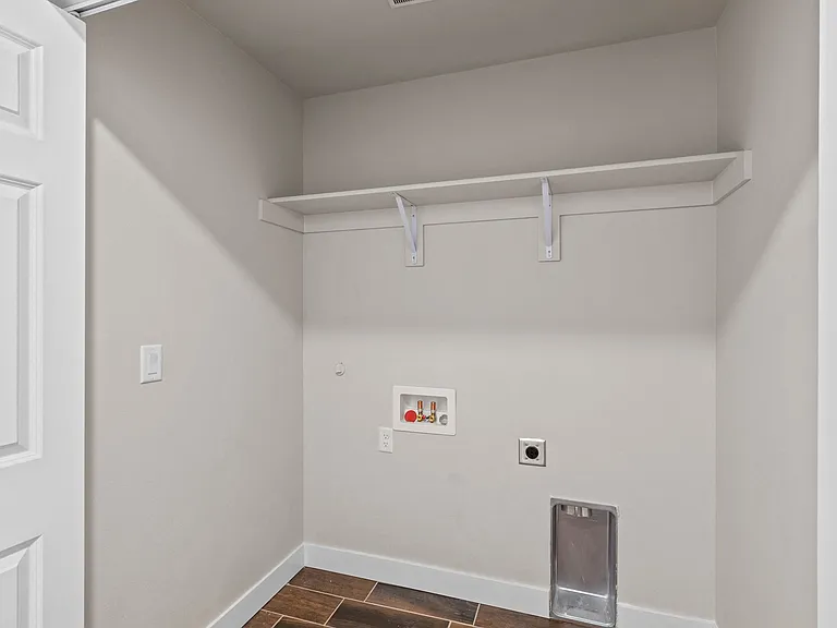 Large Closets at Lakeside