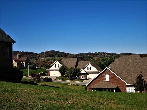 5th image of 533 Kensington Dr