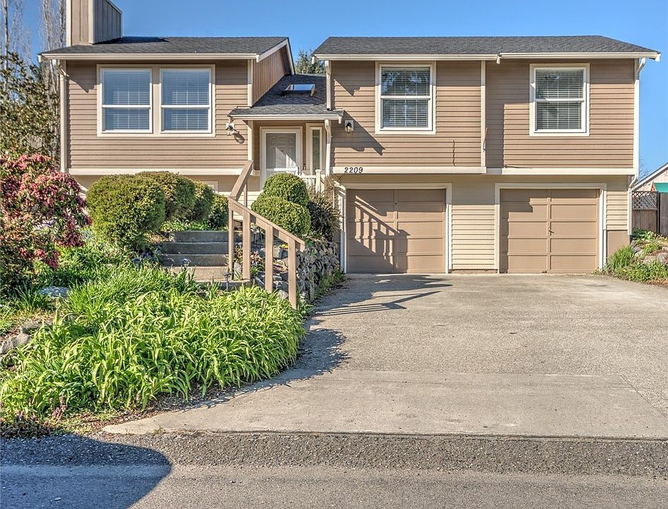 1st image of 2209 149th St E