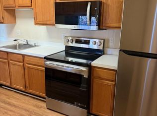 613 Admiral Dr, Annapolis, MD 21401
