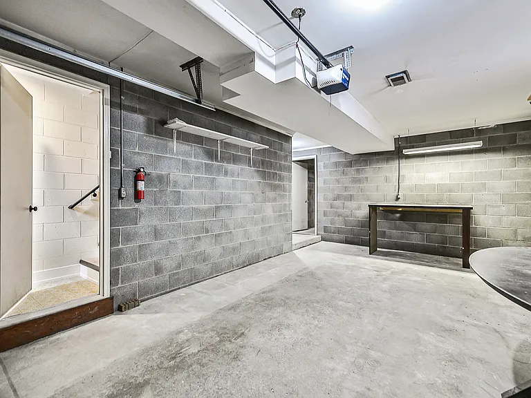 504 Ventura Ct — Photo 22