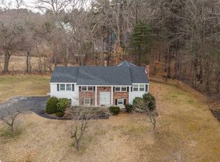 6 Redgate Dr, Andover, MA 01810