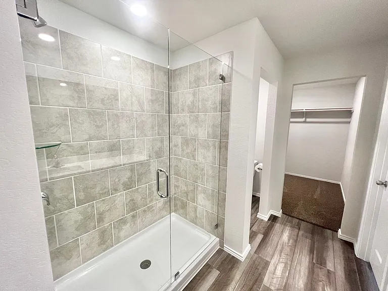 7303 Gilbert Dr — Photo 10