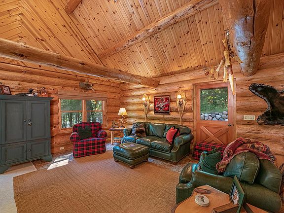 3rd image of 4281 Red Pine Dr