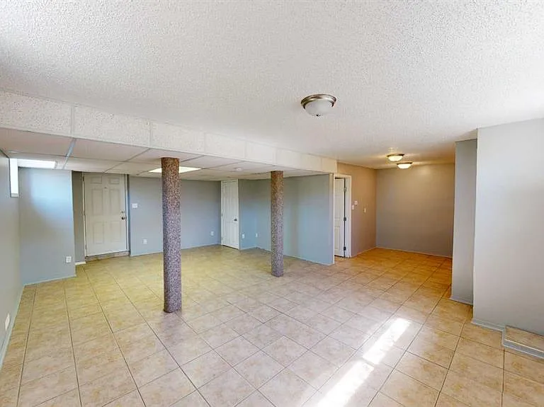 9835 100a Ave #B — Photo 4
