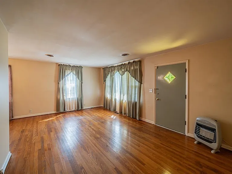 3015 Madison St — Photo 7