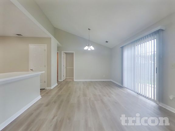 3rd image of 1831 Commonwealth Dr