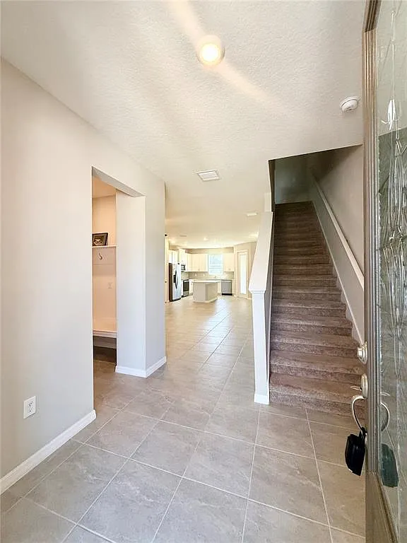 2 bed, 2.5 bath, 1615 sqft, $1,950 — Photo 2