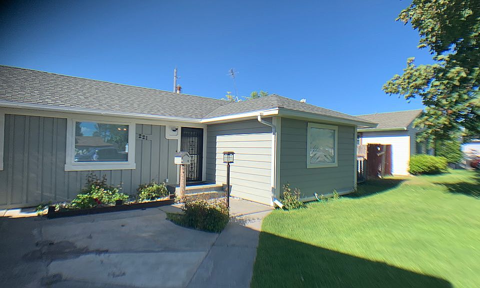 1st image of 221 E Shelley St