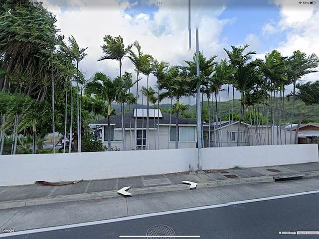 view of home from Kalanianaole hwy