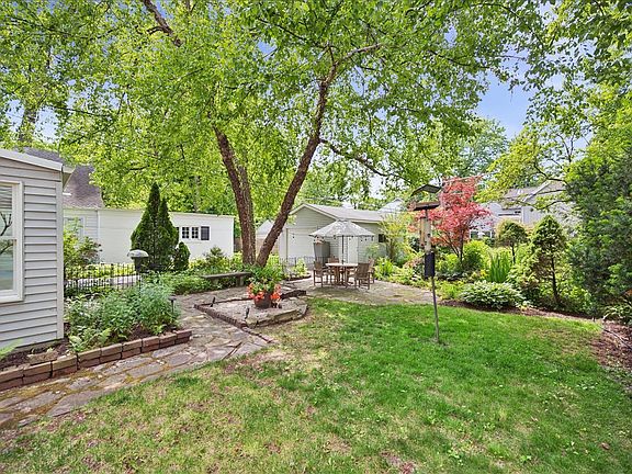 2nd image of 712 Juniper Rd