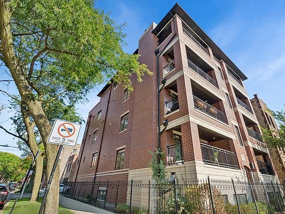 3rd image of 858 W Diversey Pkwy #1W
