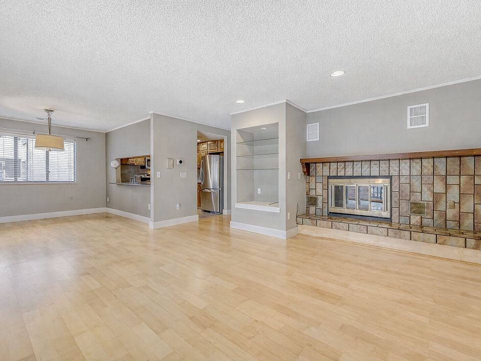1st image of 4475 Laguna Pl APT 212