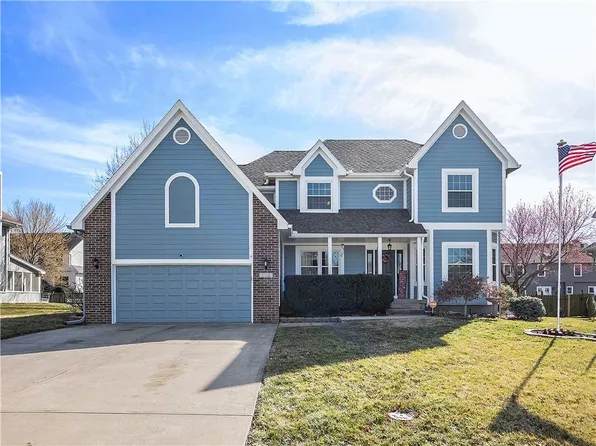 2725 SE Nottingham Dr, Lees Summit, MO 64063