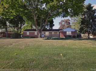 26115 Steele Rd, Farmington Hills, MI 48331