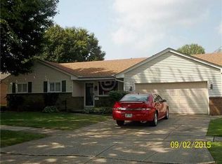 1442 Eastland Dr, Oregon, OH 43616