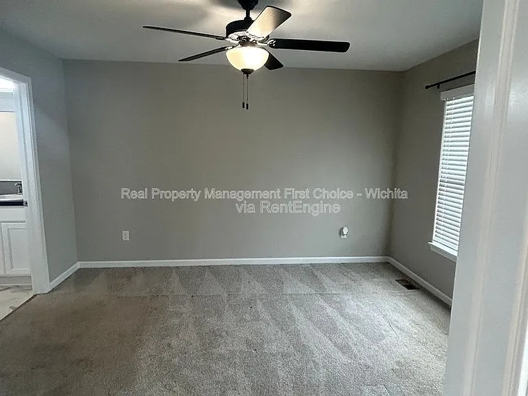 902 E Bellows St — Photo 20